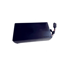 Original-Ersatzbatterie für den TWHEELS E-Roller, herausnehmbarer Akku in Schwarz.