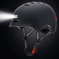 TWHEELS LED Helm in Schwarz Matt mit integriertem Licht für mehr Sichtbarkeit.