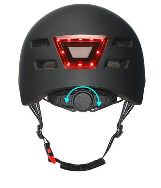 TWHEELS Helm in Schwarz Matt mit LED-Beleuchtung für E-Scooter und E-Roller.