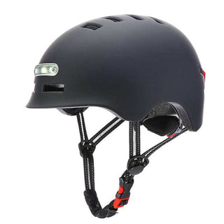 Mattschwarzer TWHEELS LED Helm mit Rücklicht für E-Scooter und E-Roller.